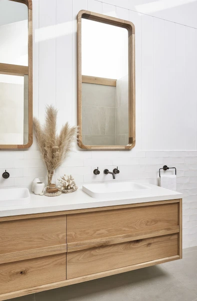 couleurs naturelles salle de bain blanc et bois